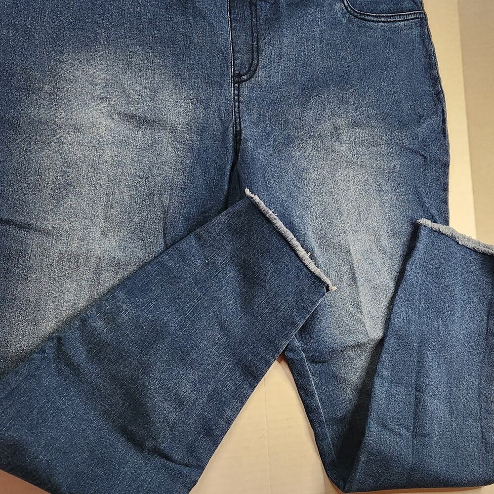 Hue Studio XXL Women's Jeans Raw Hem skinny NWT